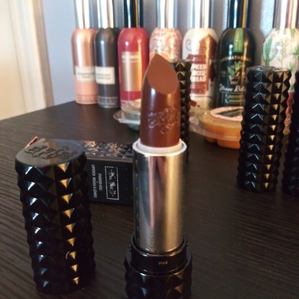 Kat Von D studded lipstick(fullsize)